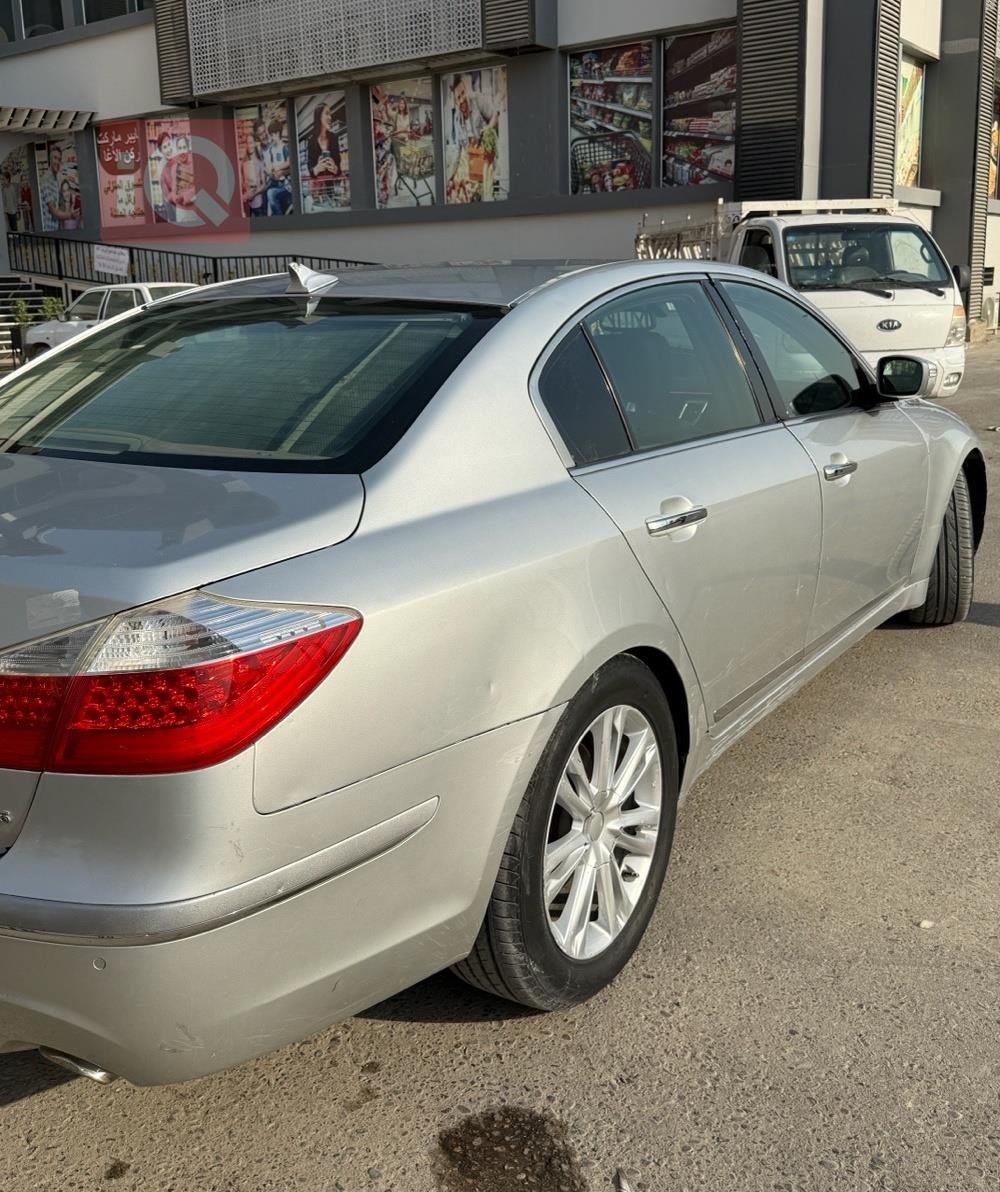 هیوندای جێنسس